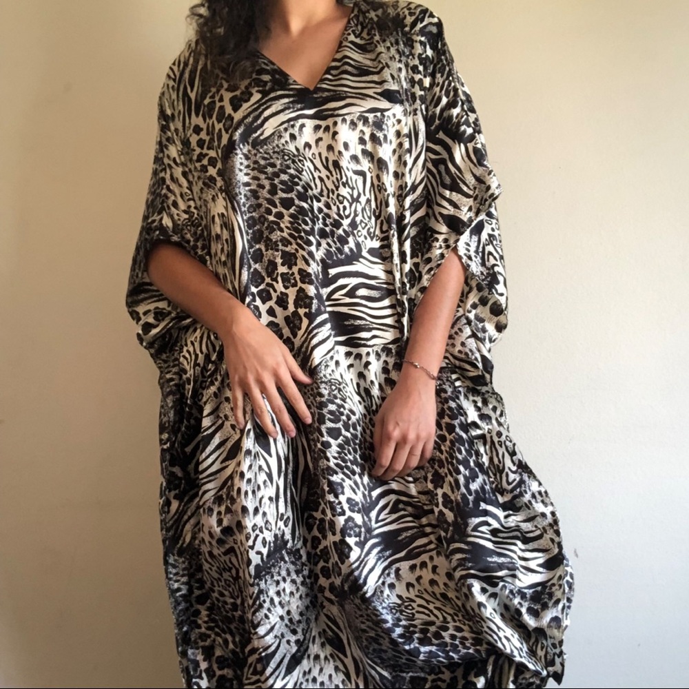 Black and white dashiki